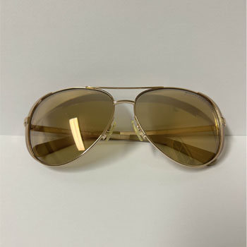 Aviator sunglasses feature large and a thin metal frame designed to provide maximum eye coverage.